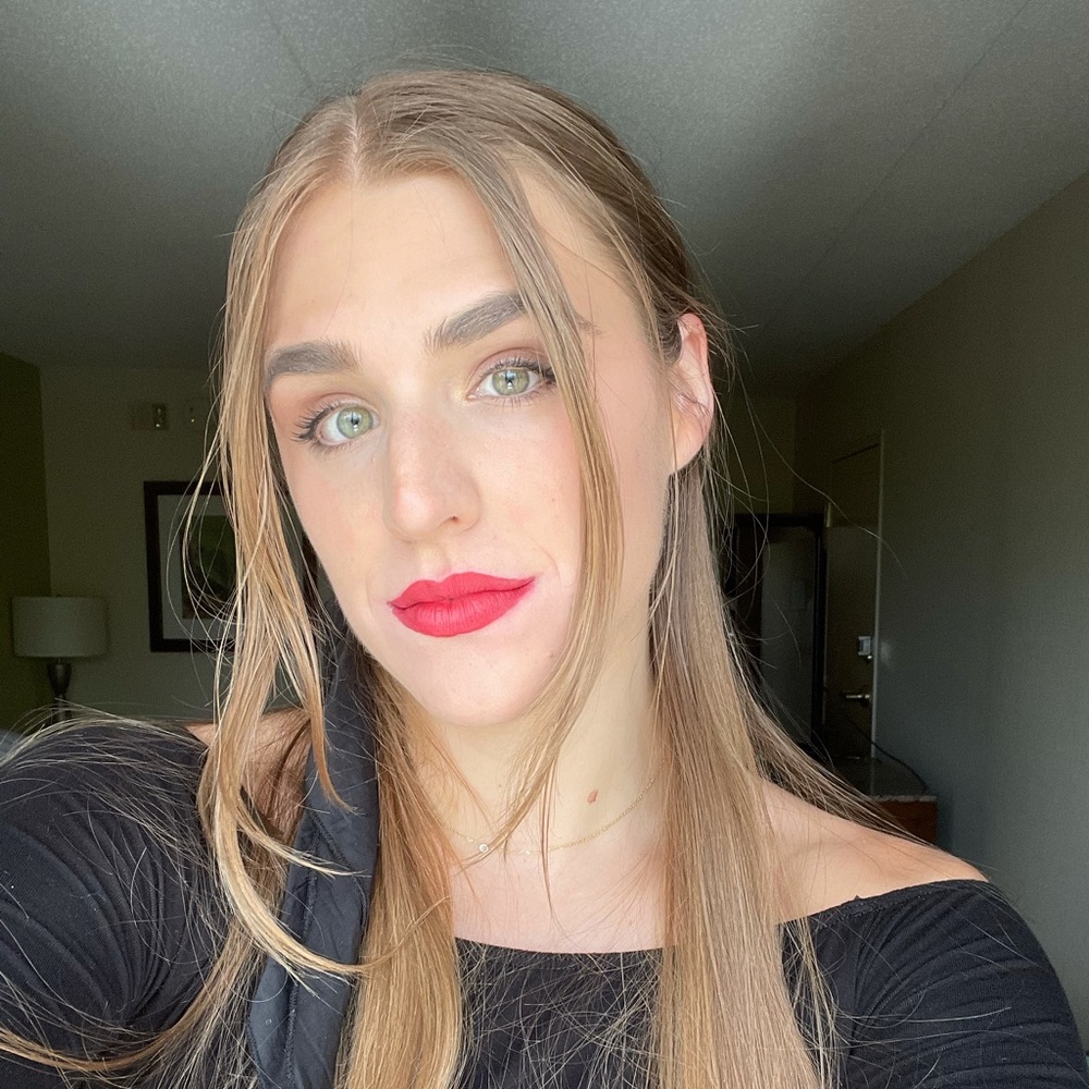 Meet your Posher, Emily